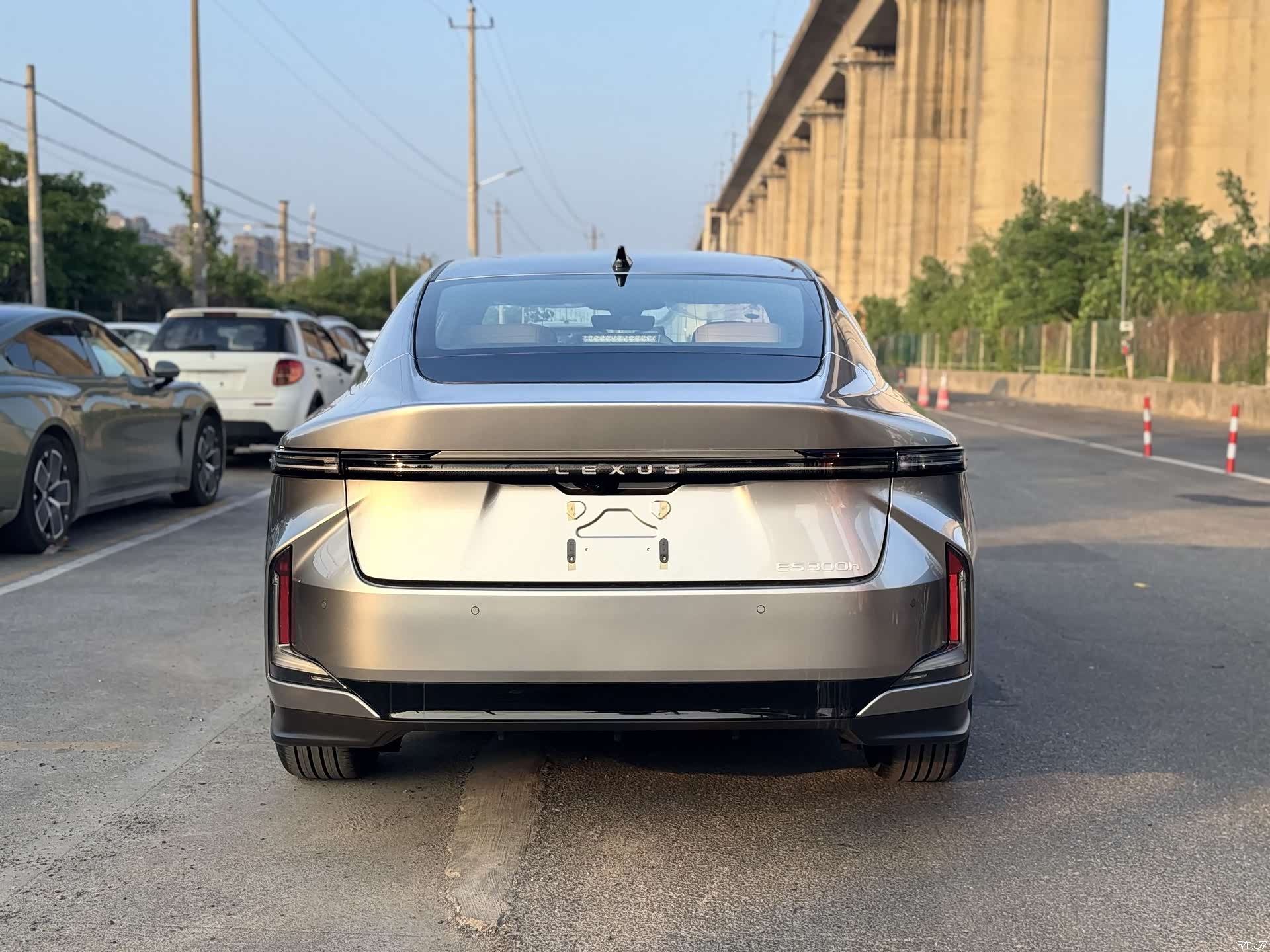 Lexus ES, 2026 4