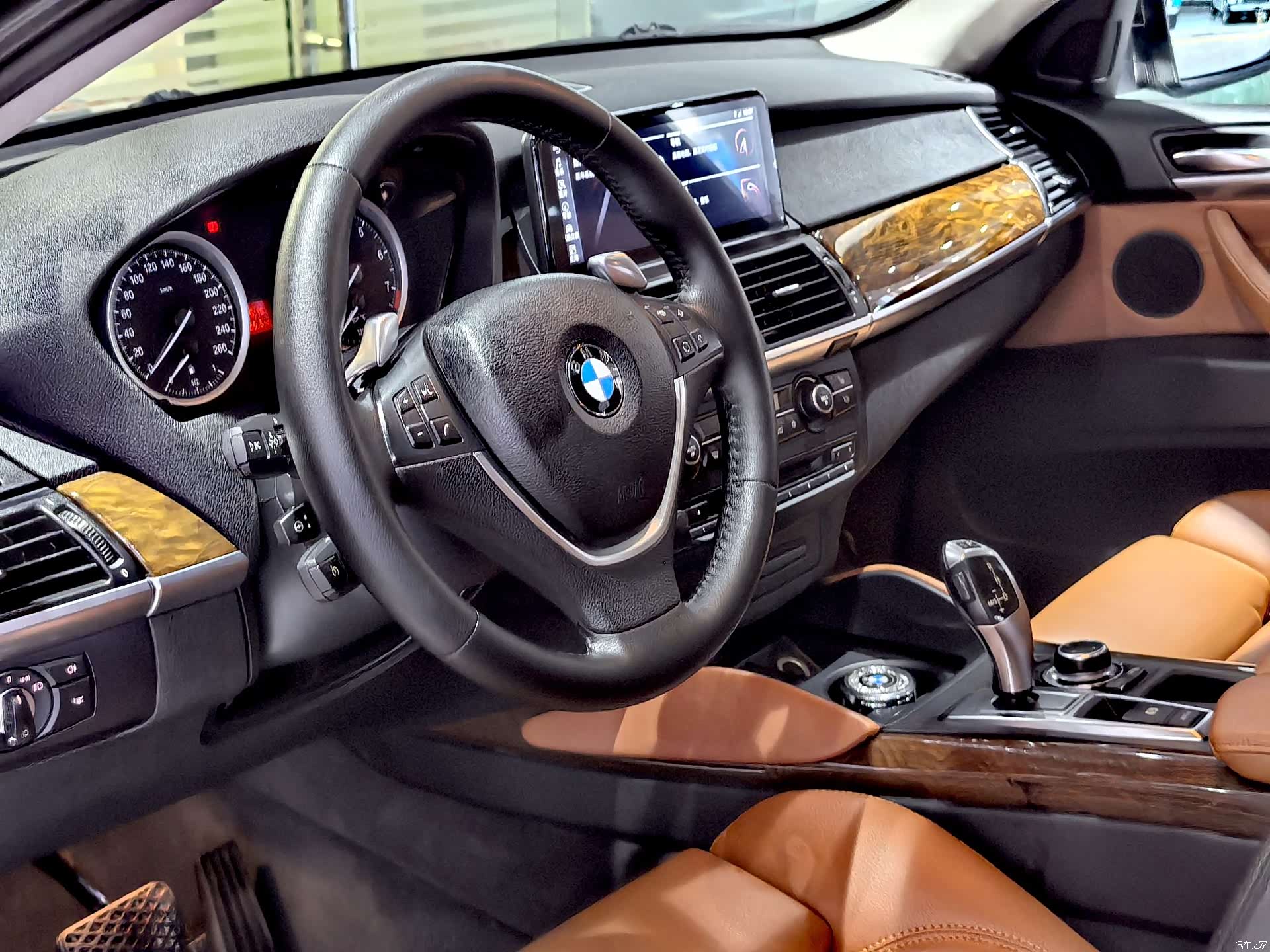BMW X6, 2011 9