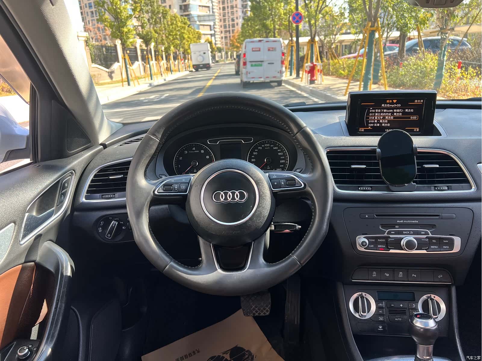 Audi Q3, 2013 9