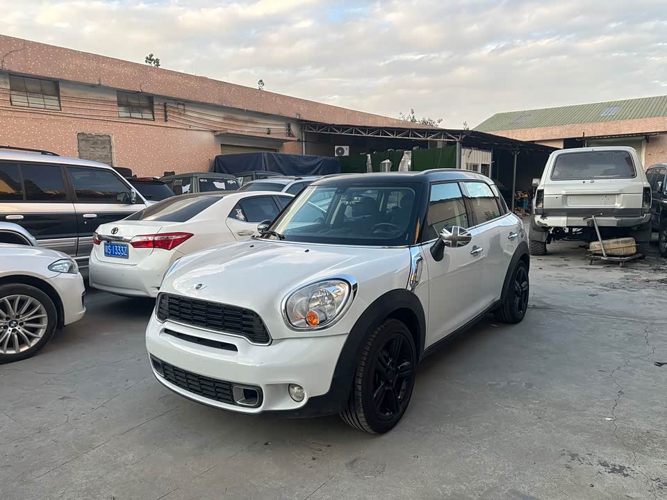 MINI COUNTRYMAN