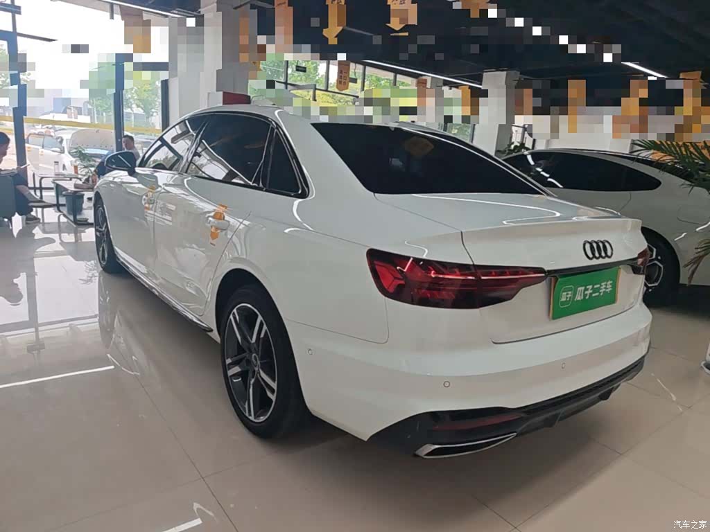 Audi A4L, 2022 все фото