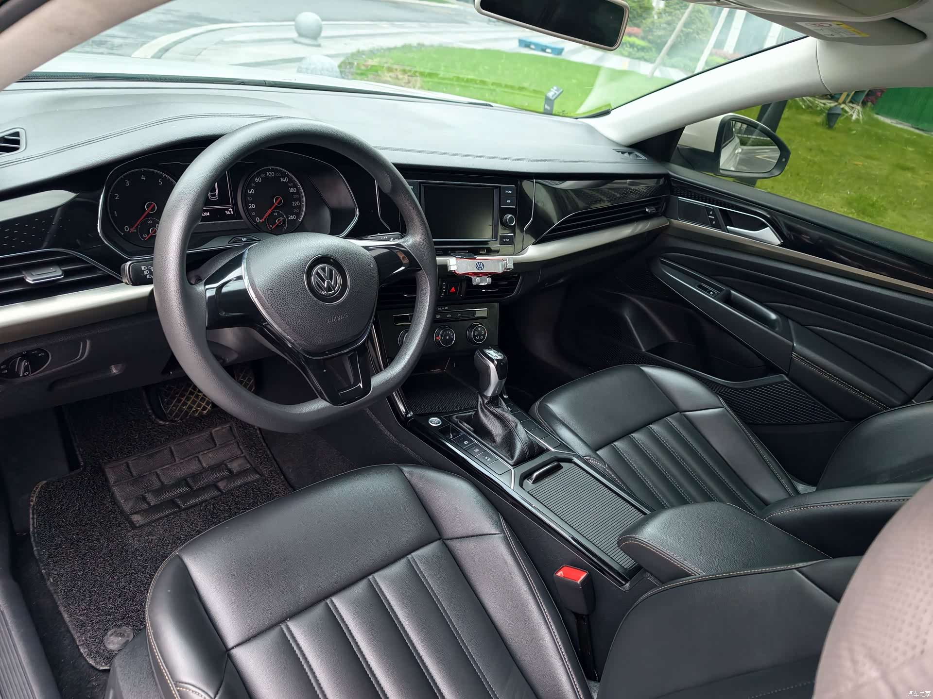 Volkswagen Passat, 2020 10