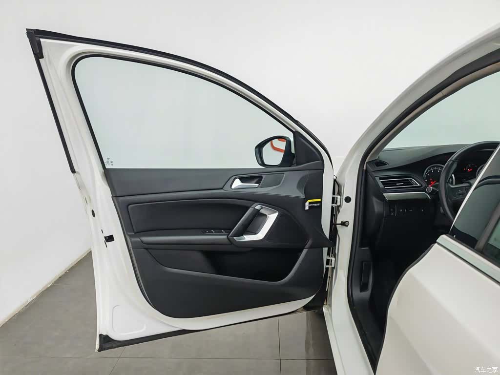 Peugeot 408, 2015 8