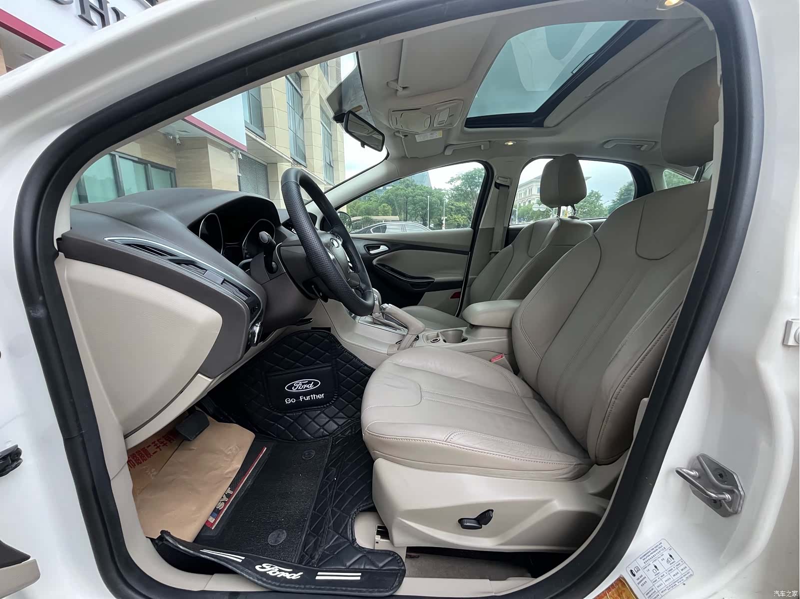 Ford Focus, 2015 10