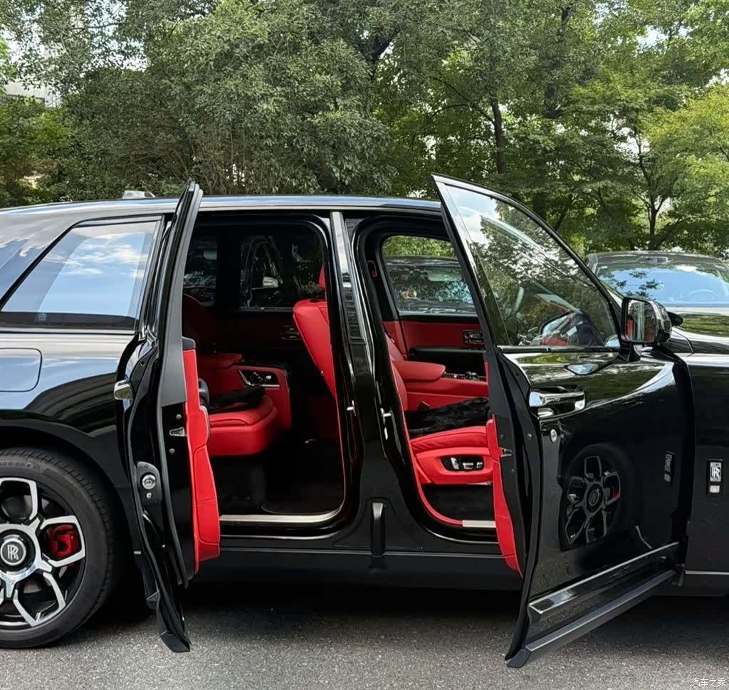 Rolls-Royce Cullinan, 2019 12