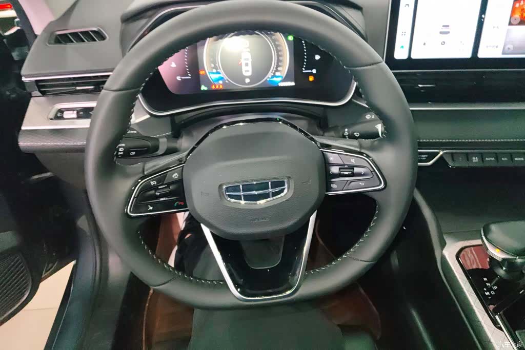Geely Preface, 2023 15