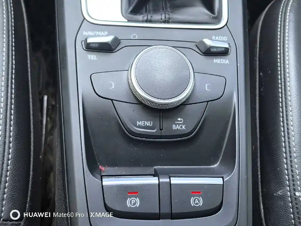 Audi Q2L Audi Q2L