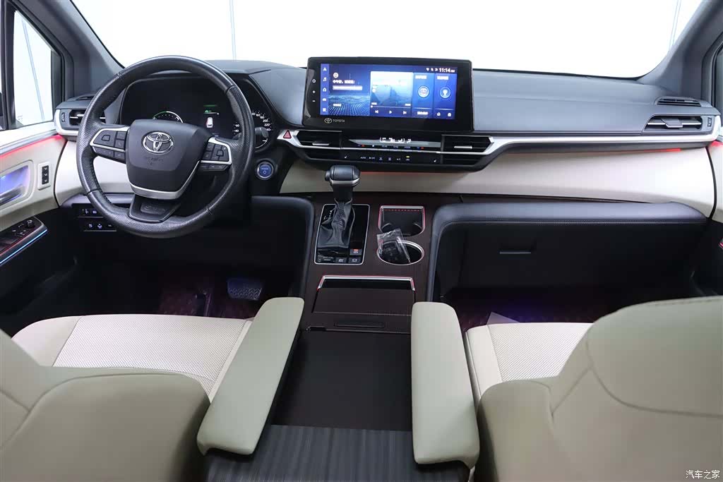 Toyota Granvia, 2023 26