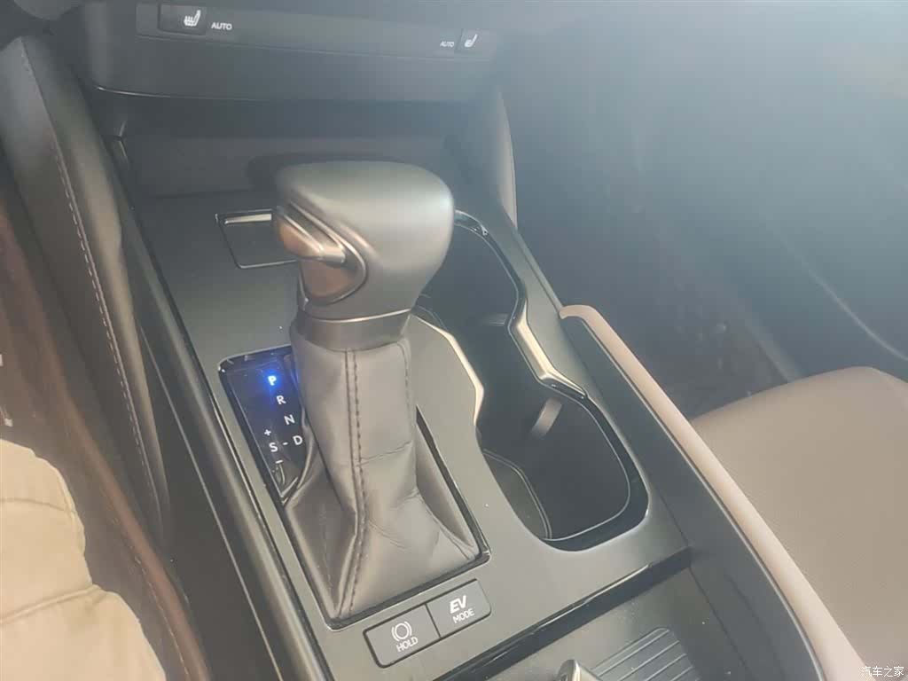 Lexus ES, 2023 14