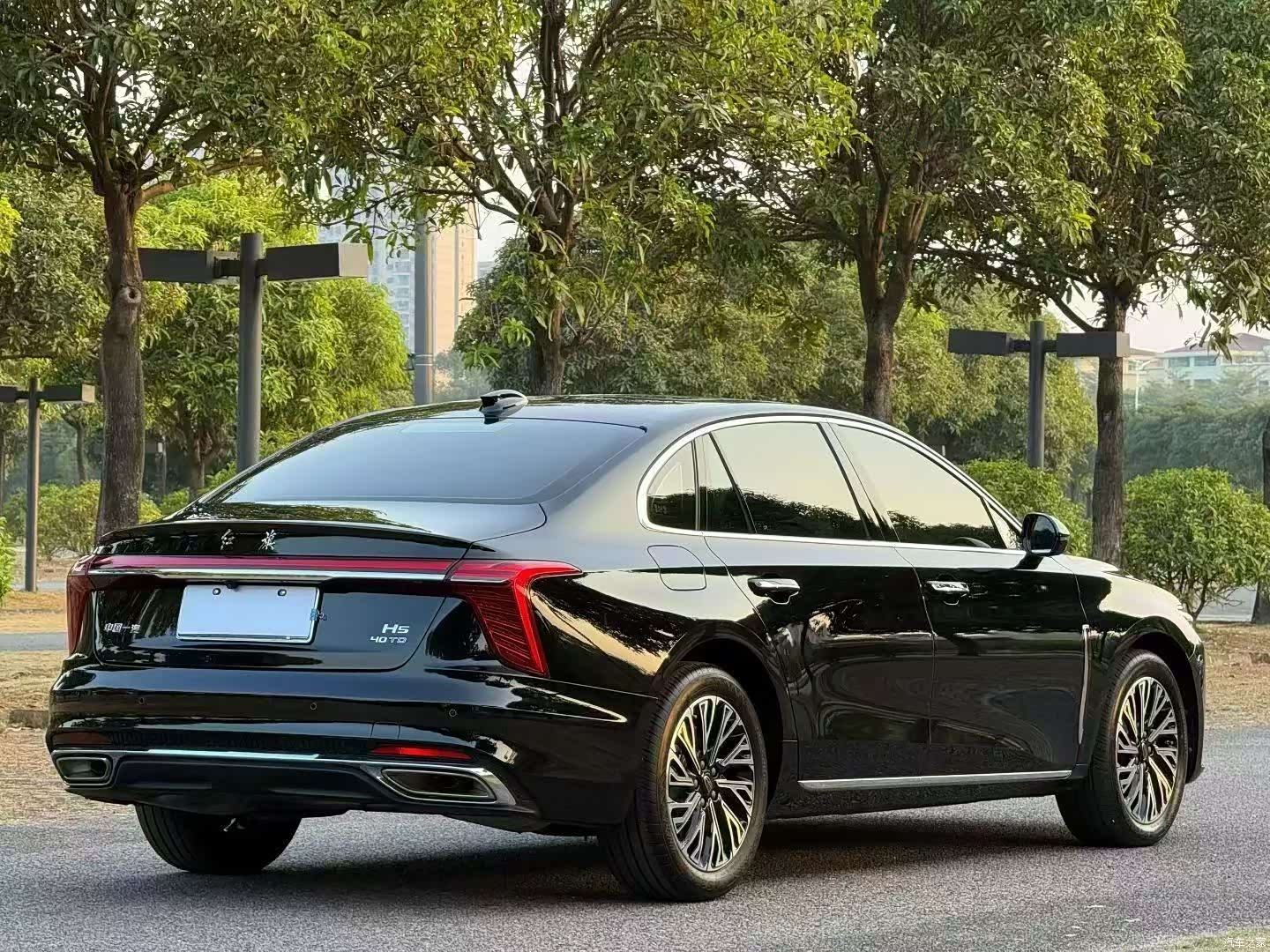 Hongqi H5, 2024 9