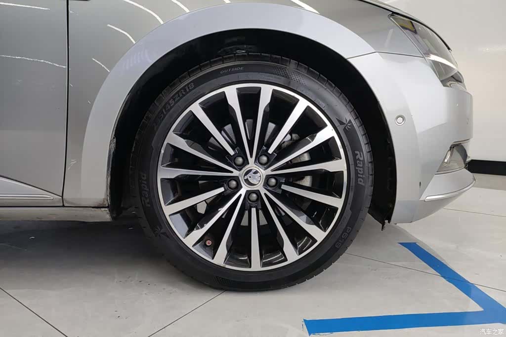 Skoda Superb, 2018 6