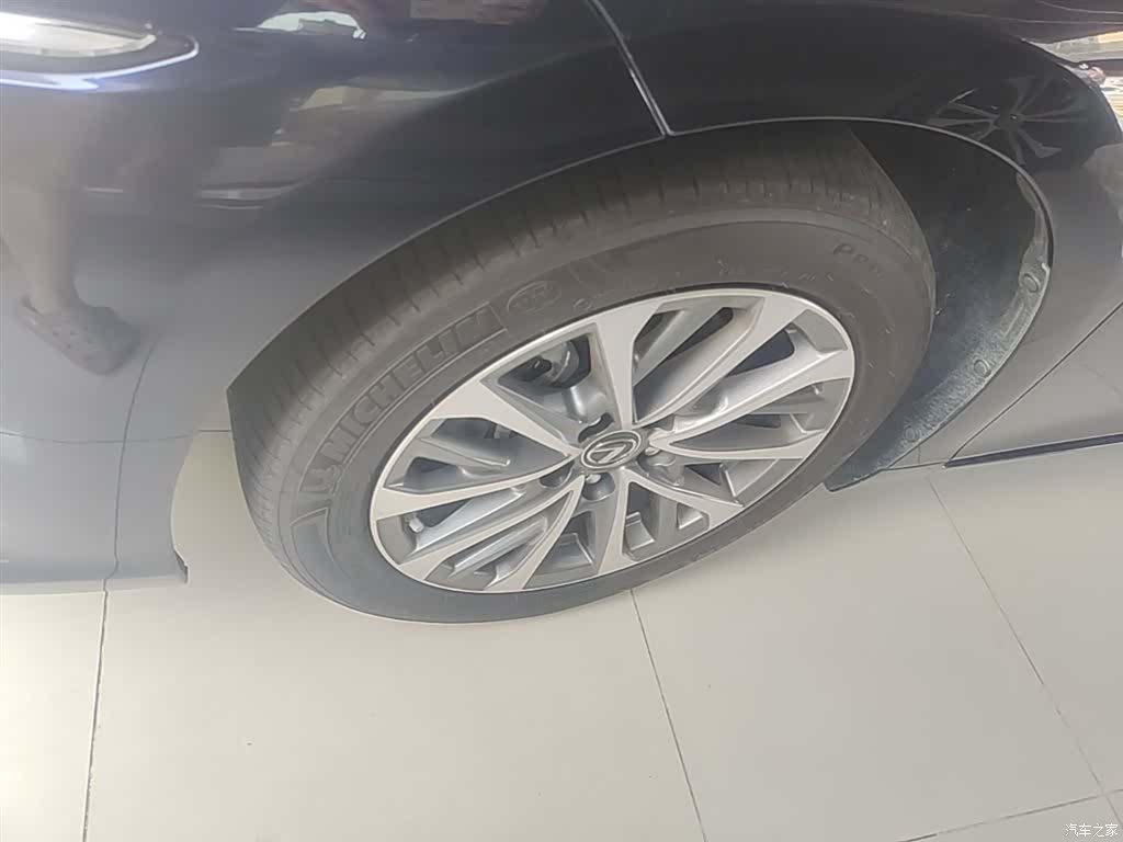 Lexus ES, 2023 23