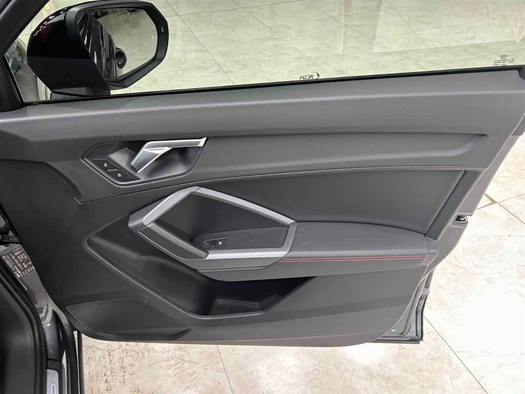 Audi Q3, 2023 10
