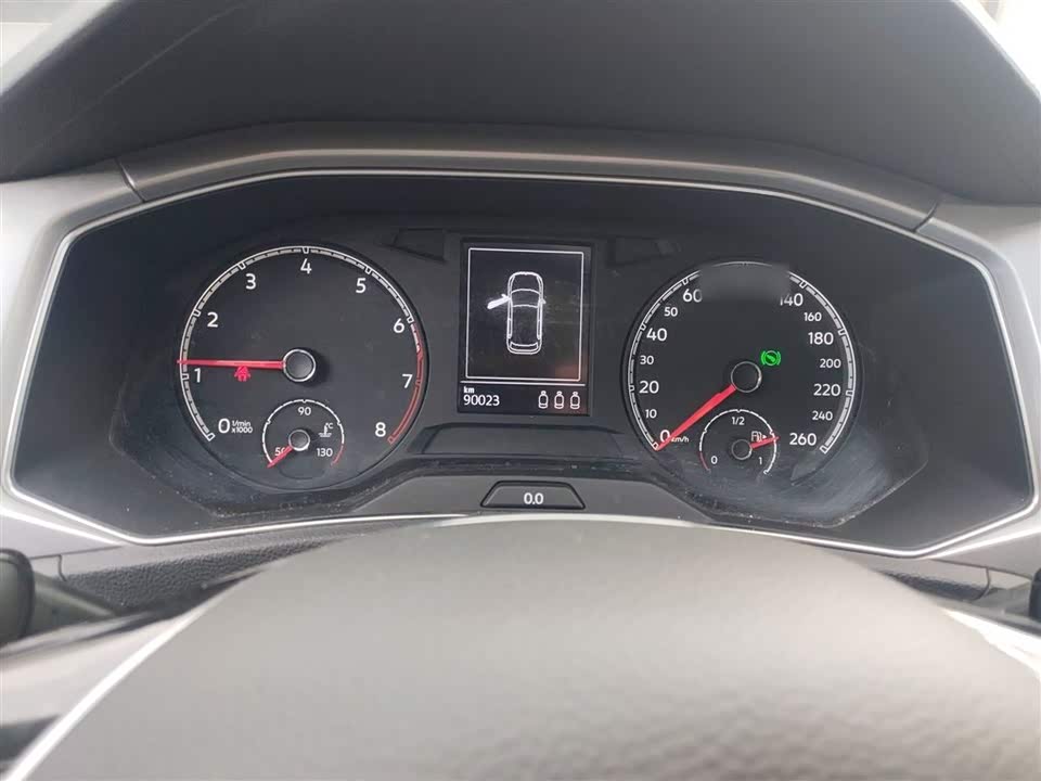 Volkswagen T-ROC exploring Songs