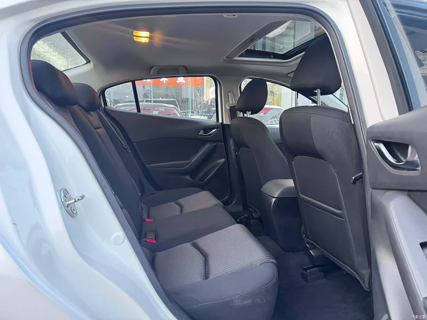 Mazda Mazda3, 2017 все фото