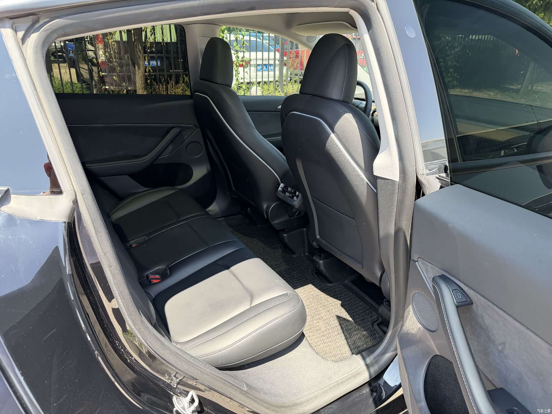 Tesla Model Y, 2022 12