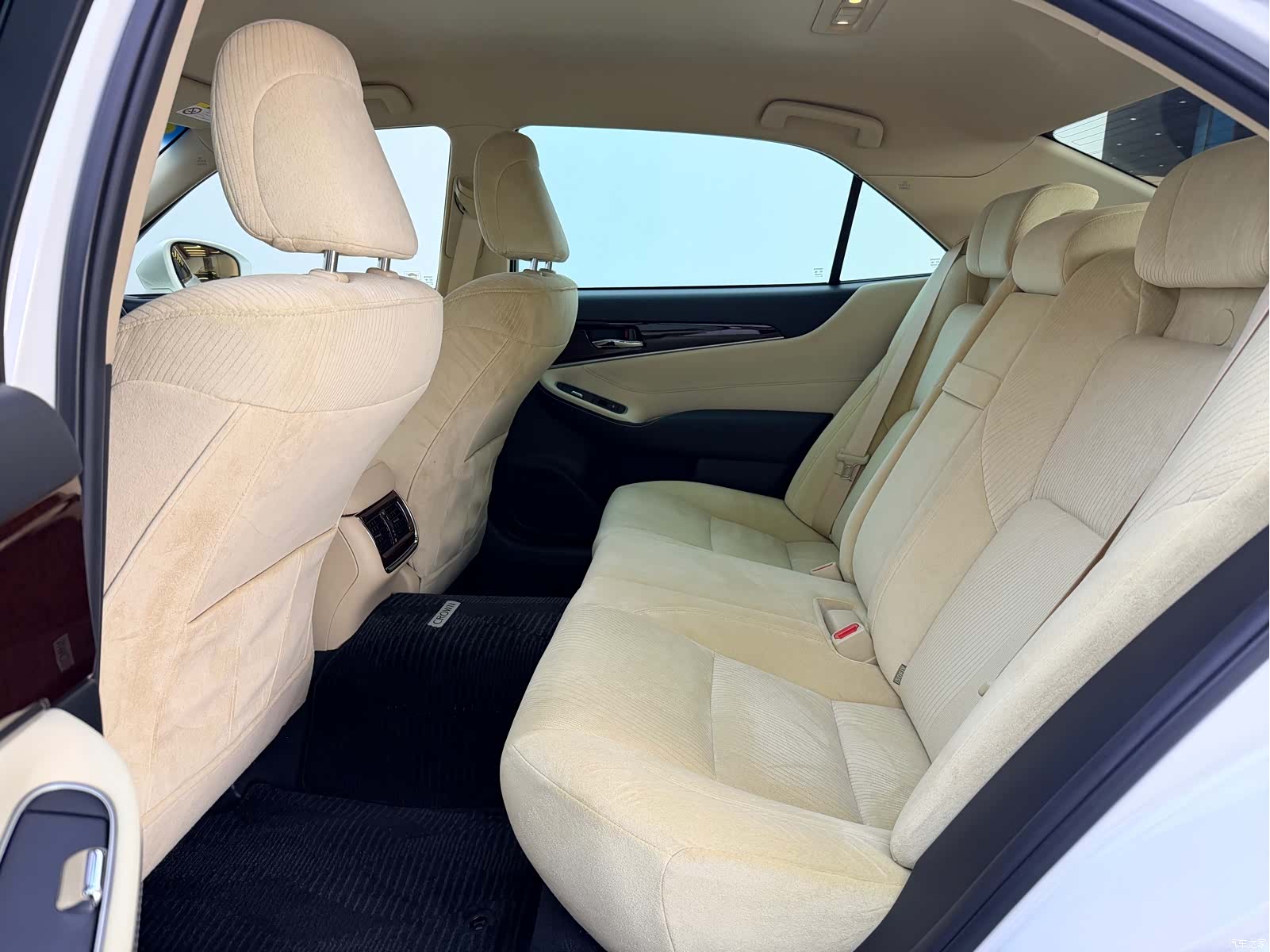 Toyota Crown, 2018 10