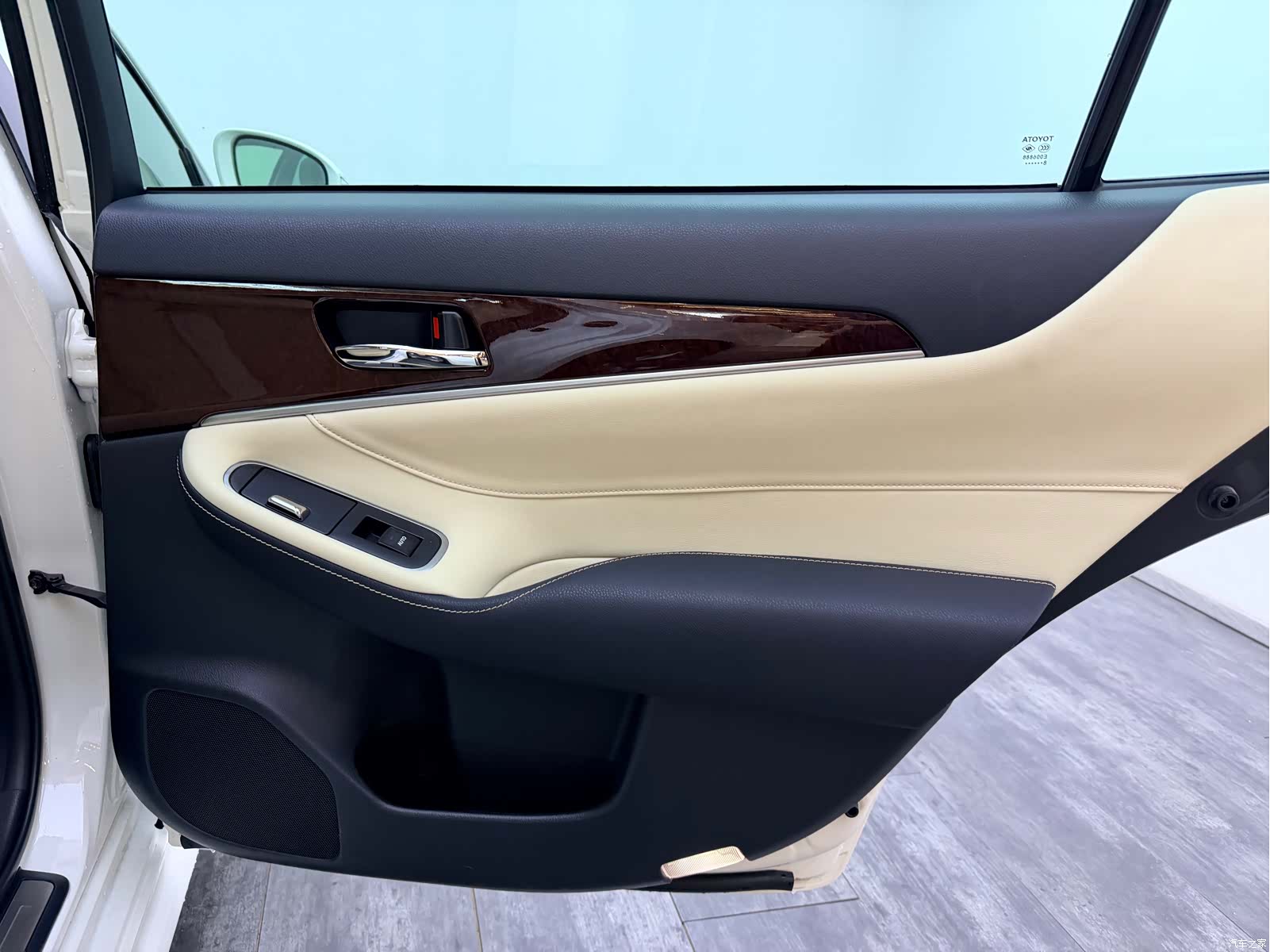 Toyota Crown, 2018 17