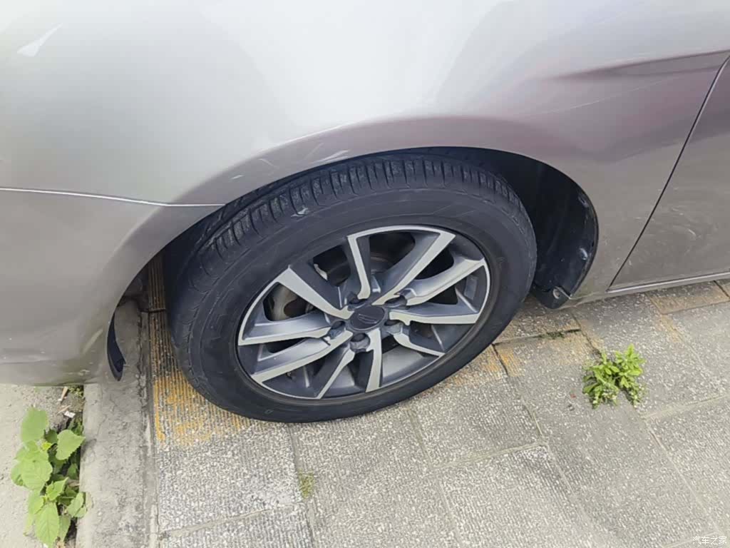 Geely Emgrand, 2020 23