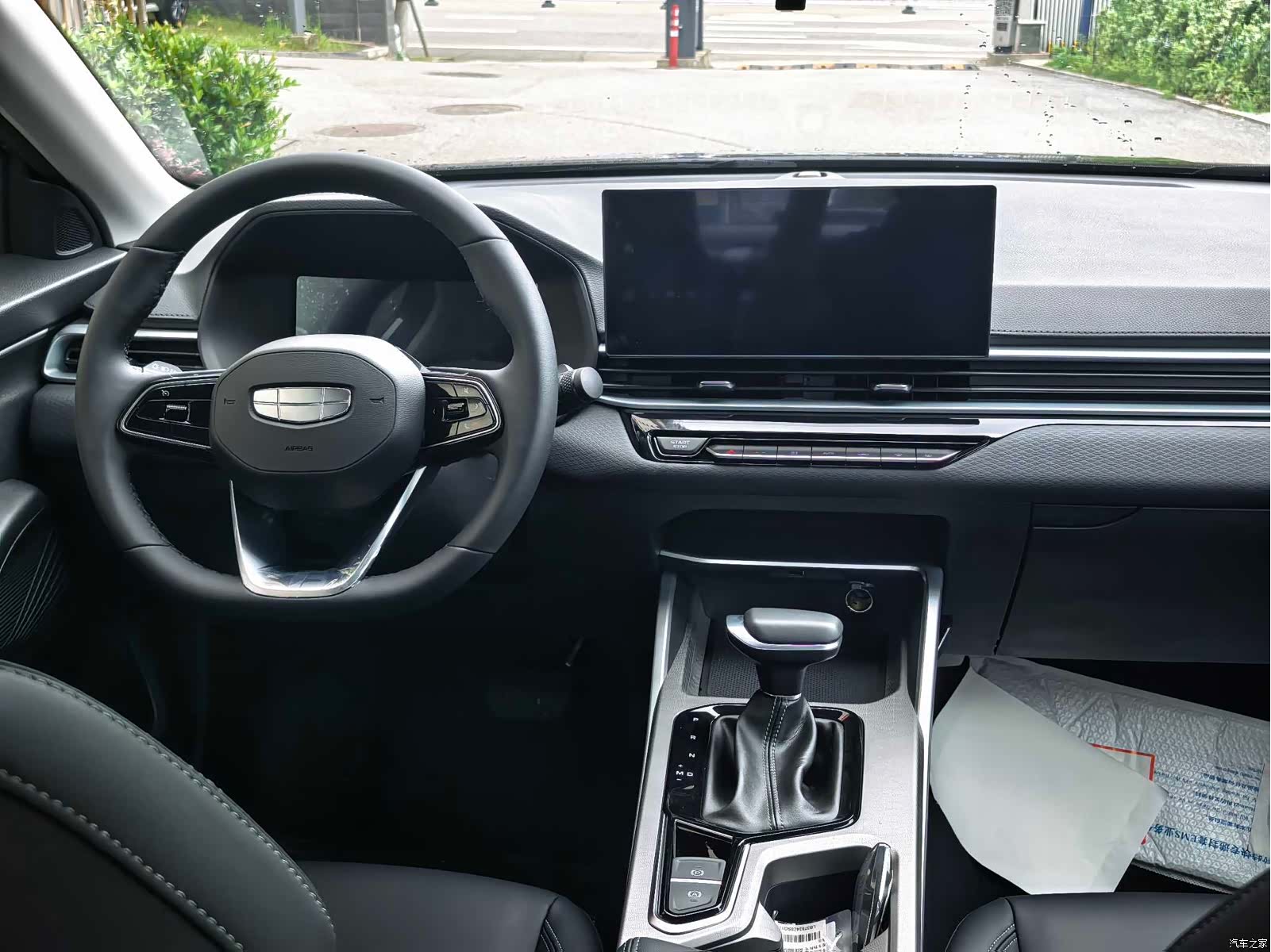 Geely Emgrand, 2026 8