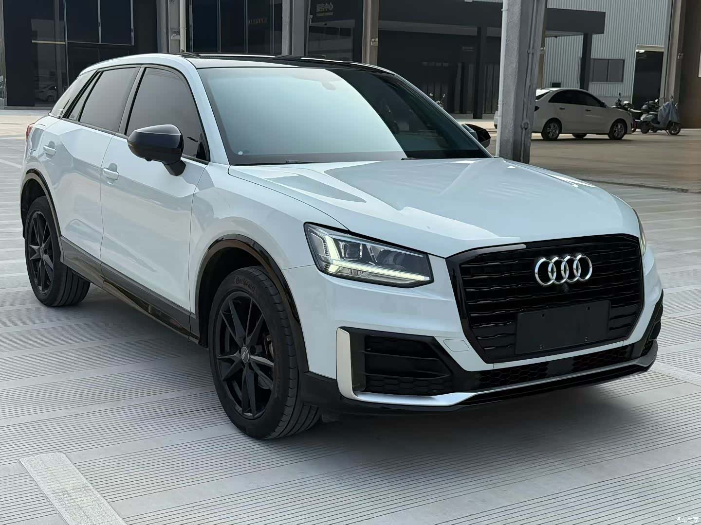 Audi Q2L, 2019 1