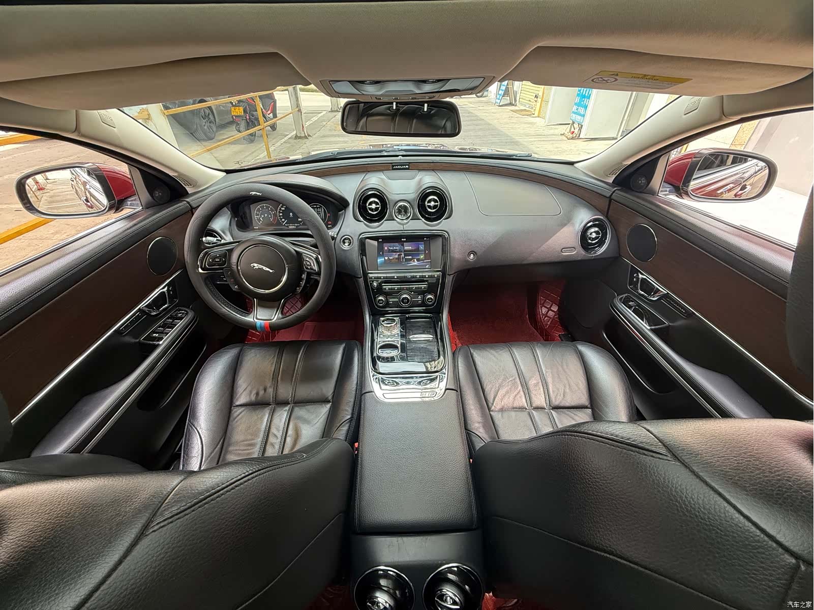 Jaguar XJ, 2018 11