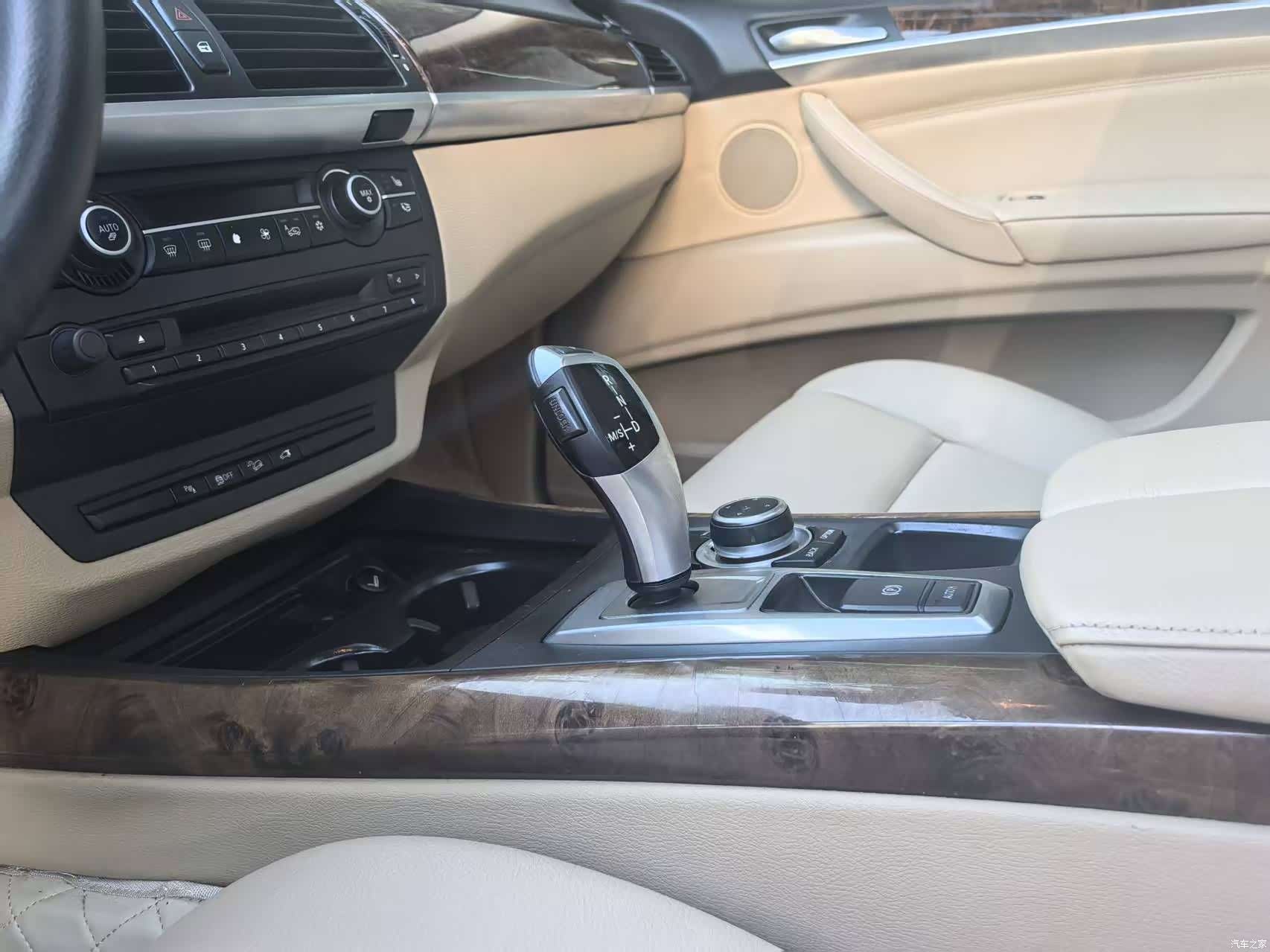 BMW X5, 2011 7
