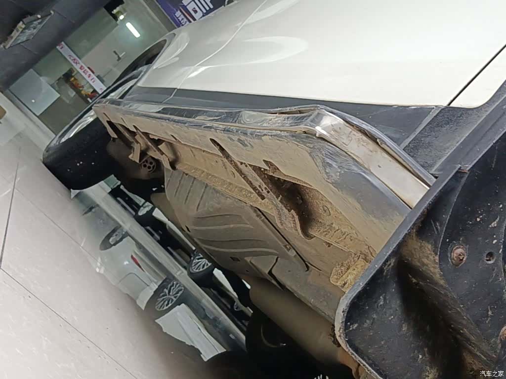 DongFeng AX7, 2015 21