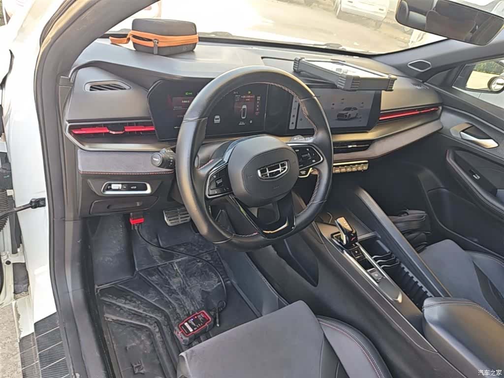 Geely Binray, 2023 10