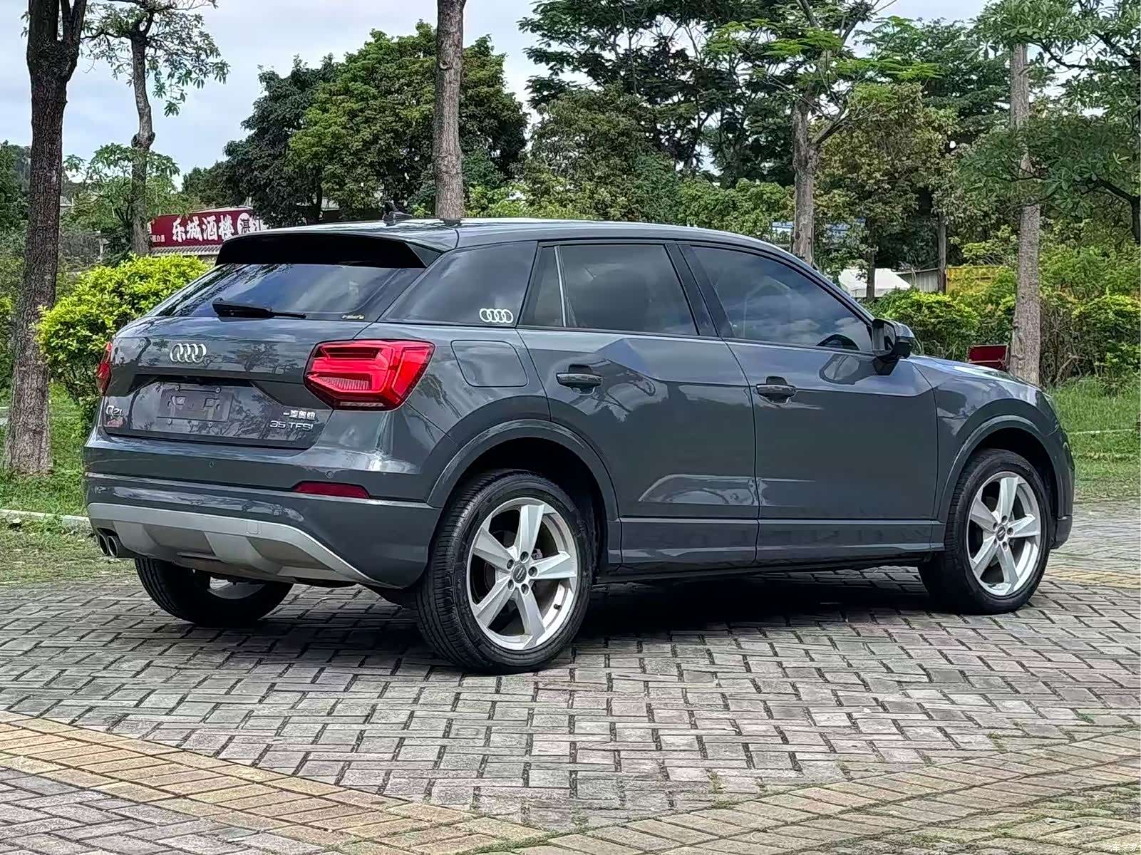 Audi Q2L, 2021 все фото