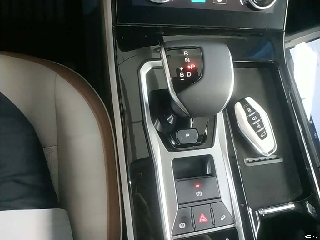 Jetour X70, 2024 14