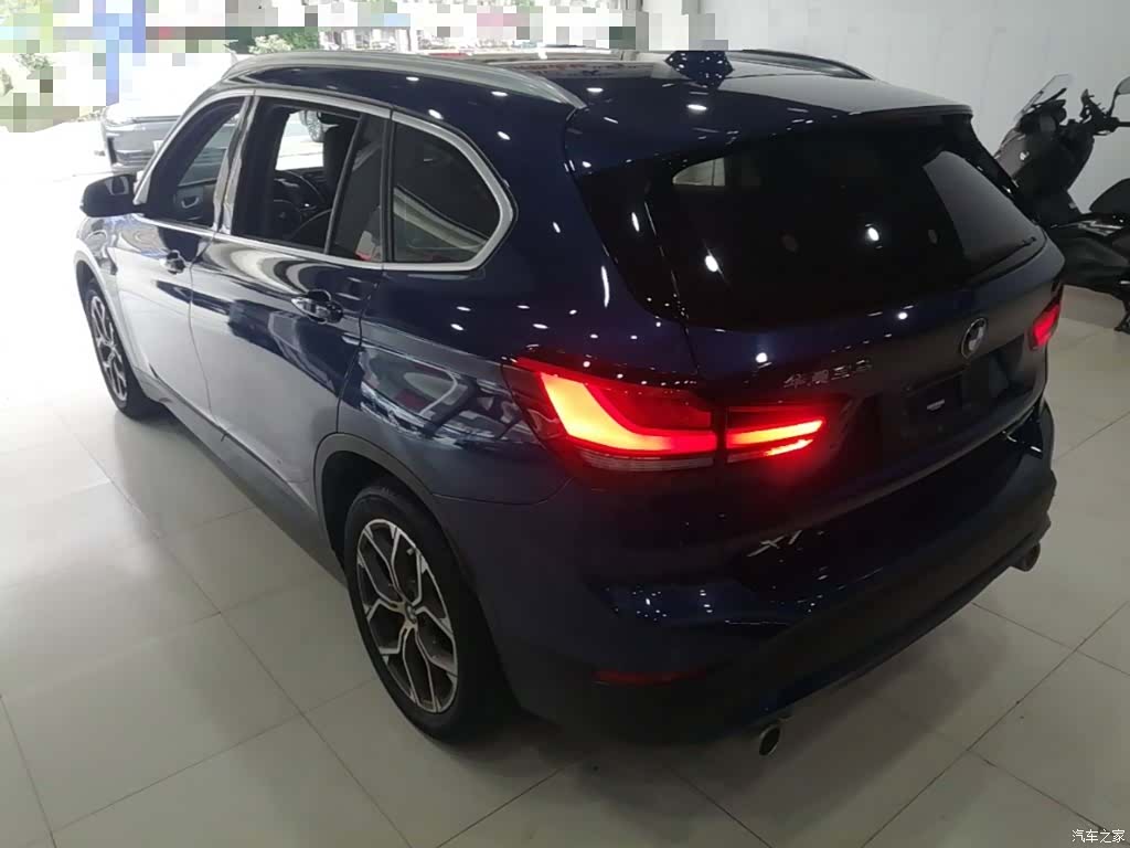 BMW X1, 2022 все фото
