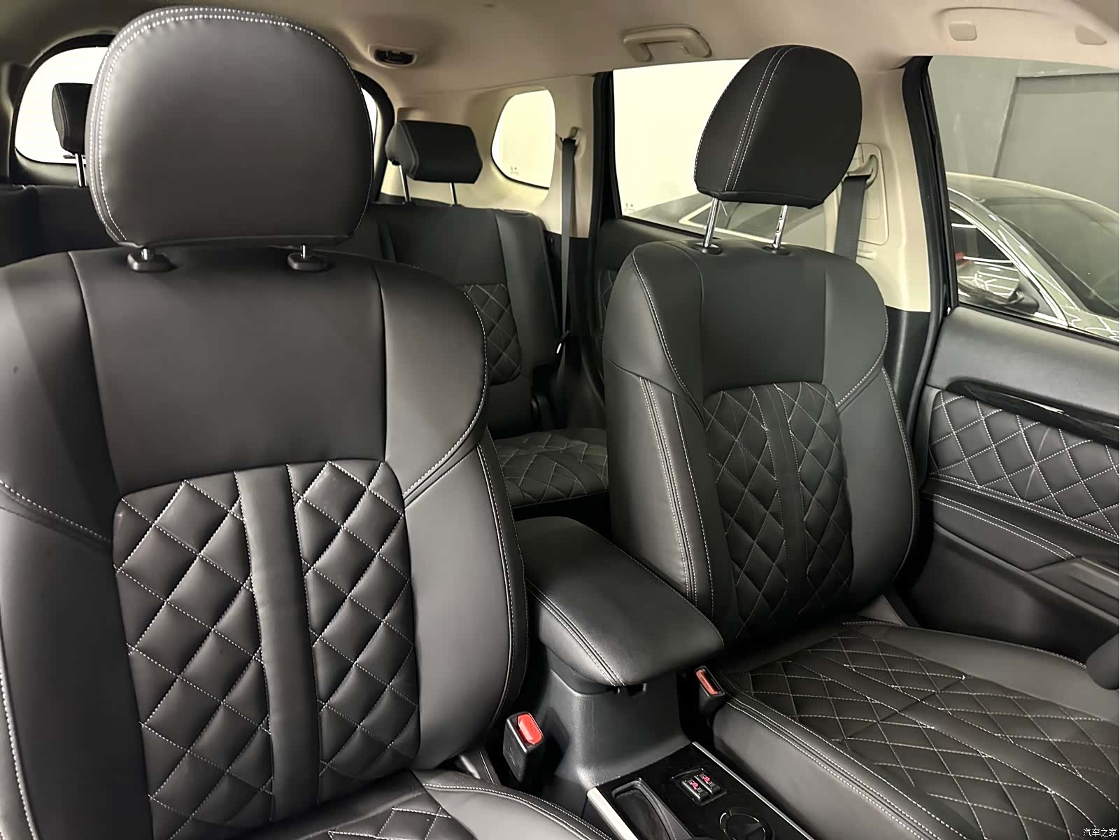 Mitsubishi Outlander, 2022 11