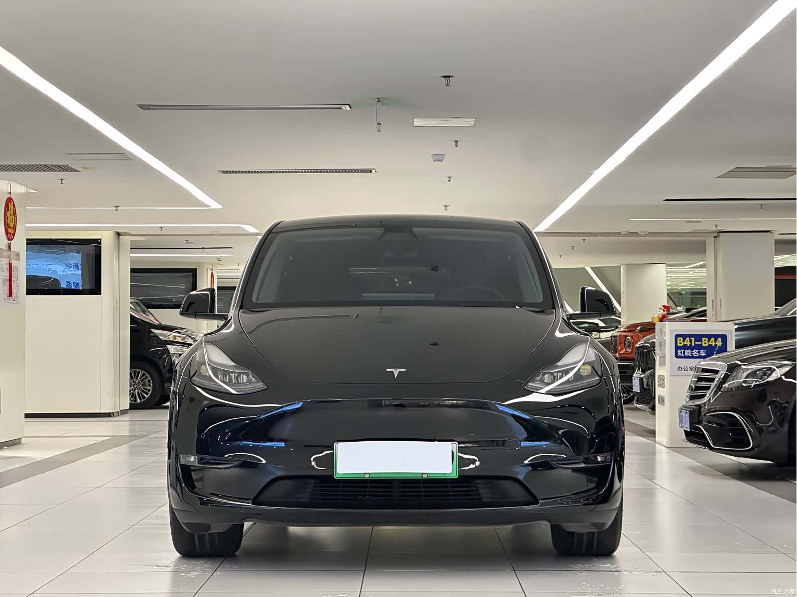 Tesla Model Y, 2023 2