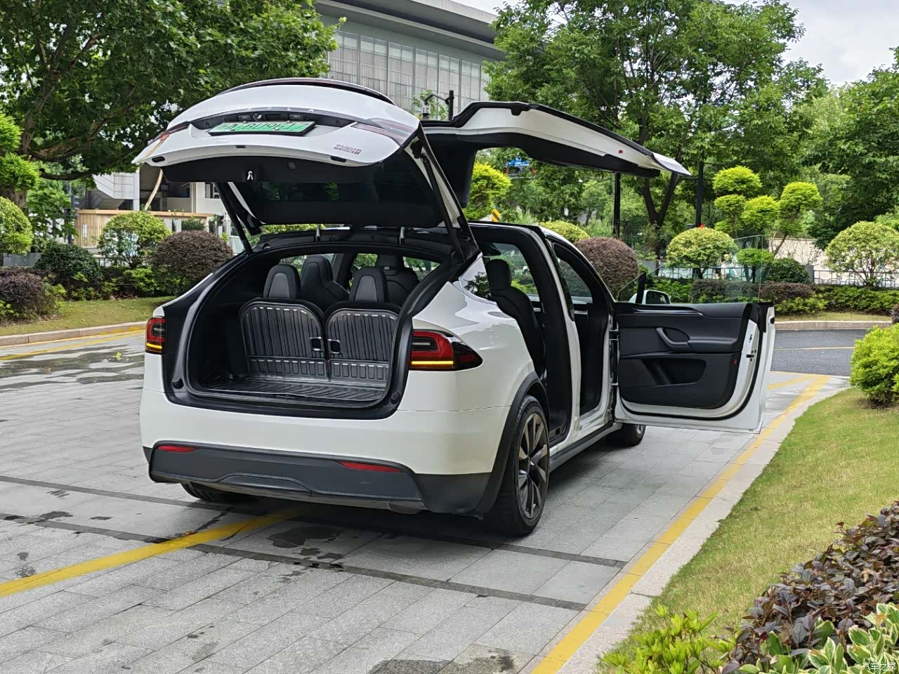 Tesla Model X, 2023 7