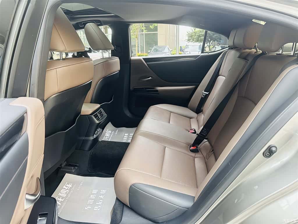Lexus ES, 2024 12