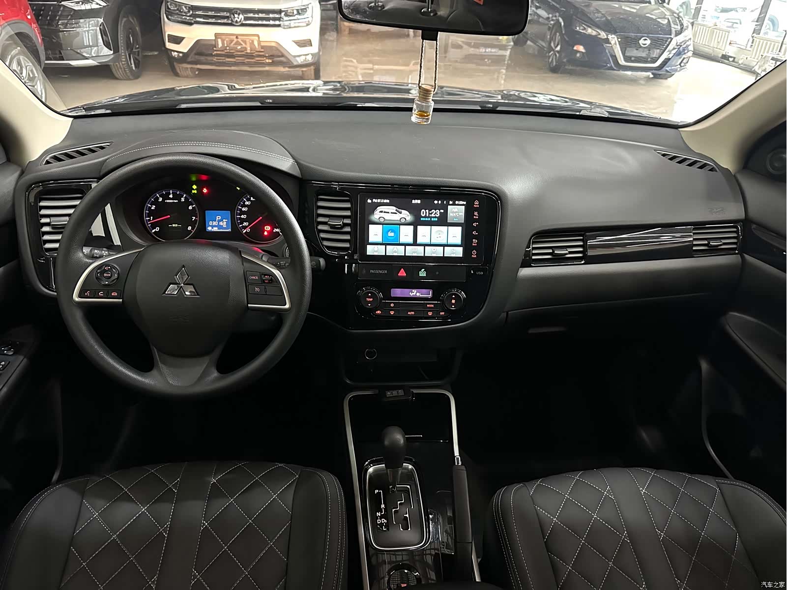 Mitsubishi Outlander, 2022 12