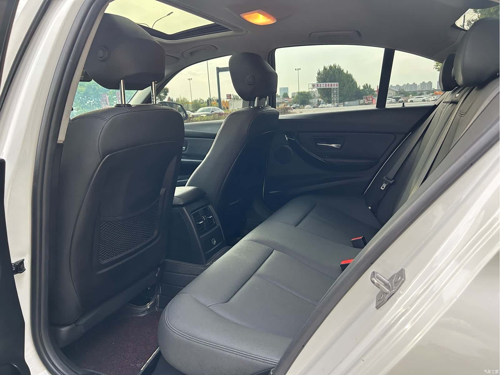 BMW 3 Series, 2016 9