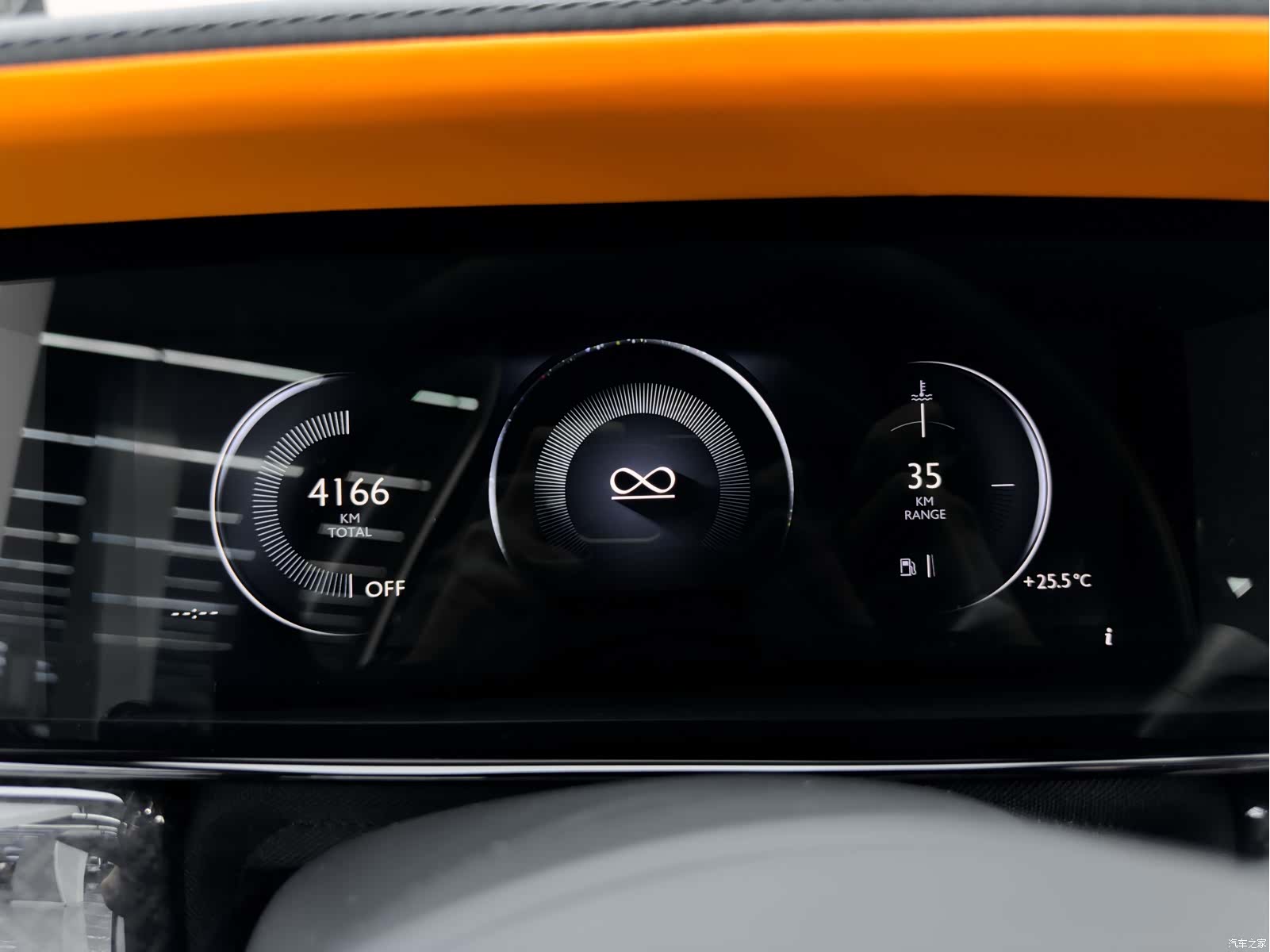 Rolls-Royce Cullinan, 2026 22