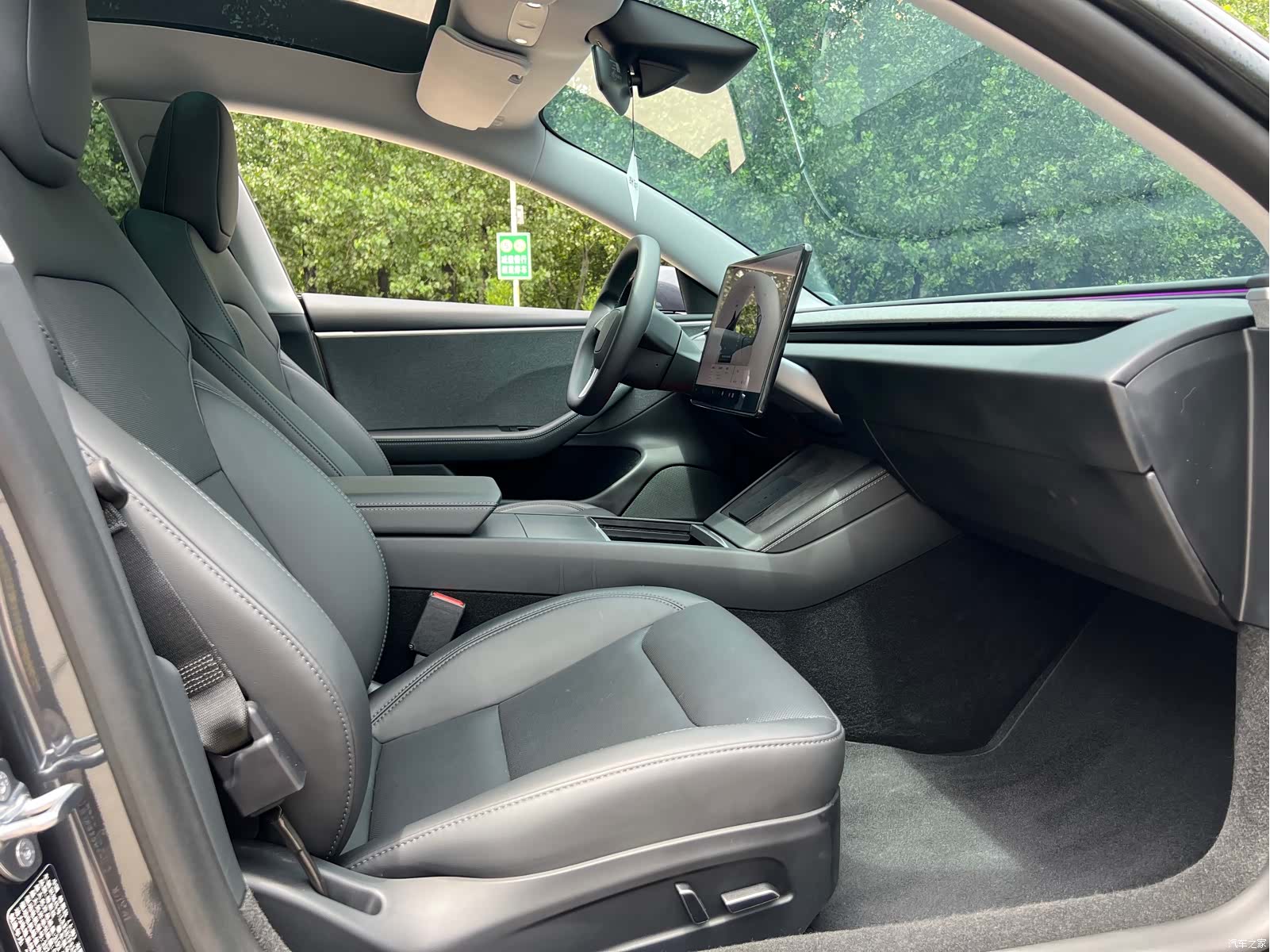 Tesla Model 3, 2024 16
