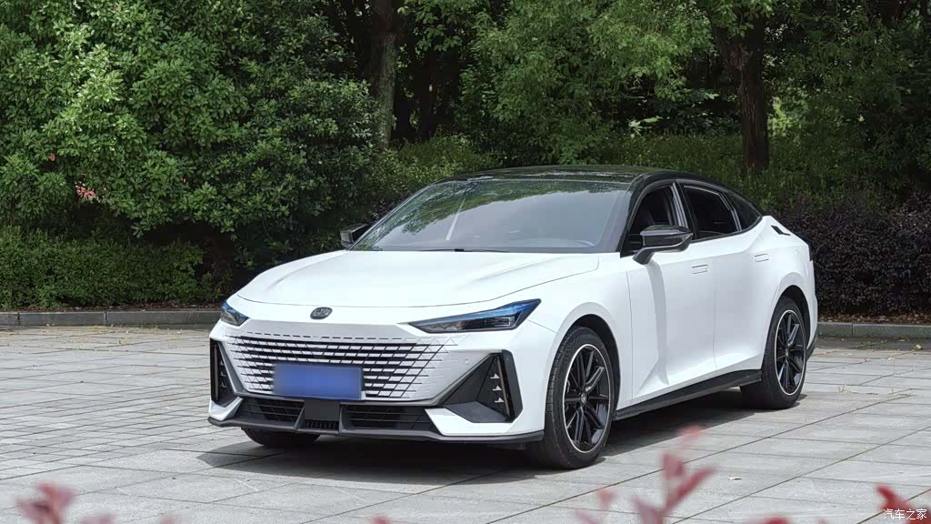 Changan UNI-V, 2023 1