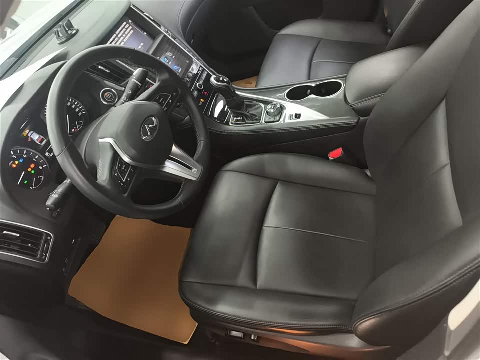 Infiniti Q50L