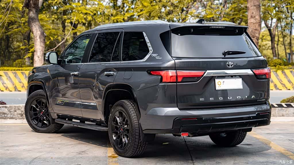 Toyota Sequoia, 1900 6
