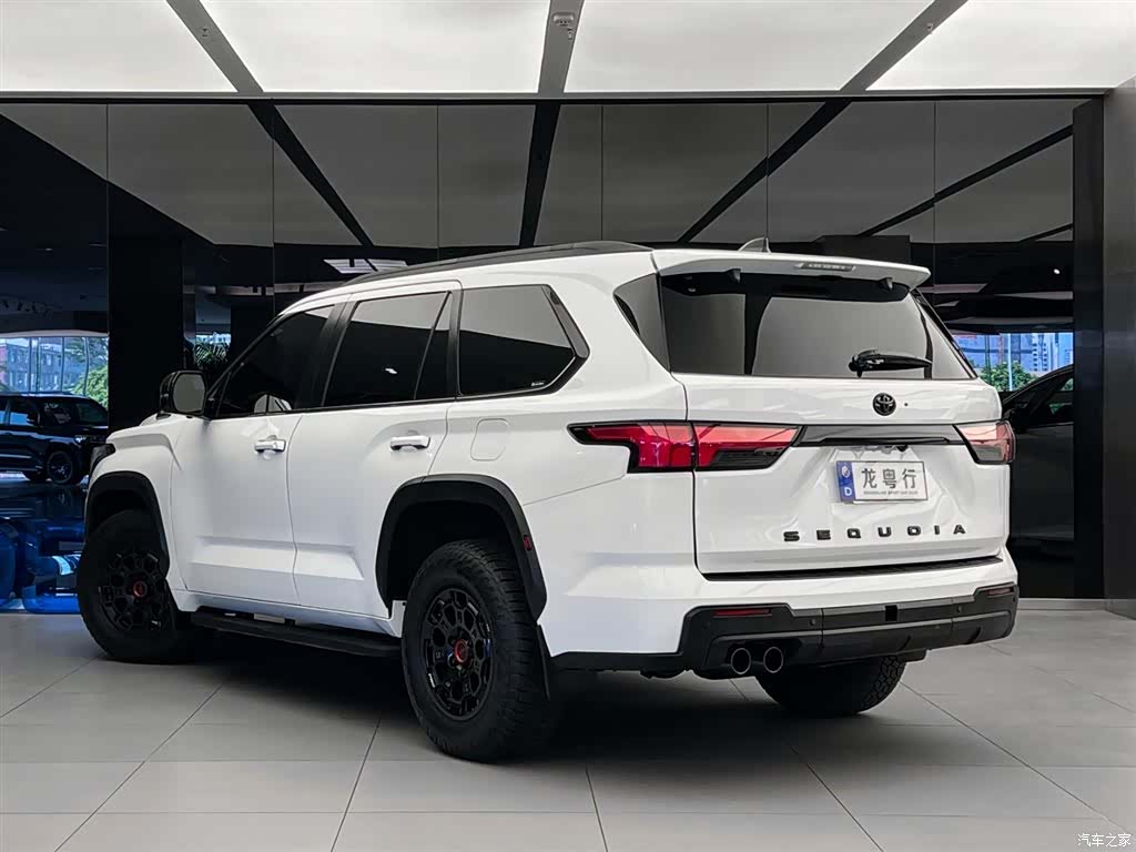 Toyota Sequoia, 2024 4