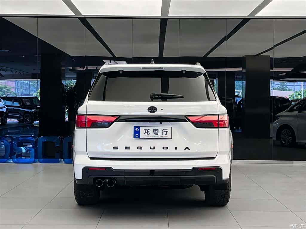 Toyota Sequoia, 2024 все фото
