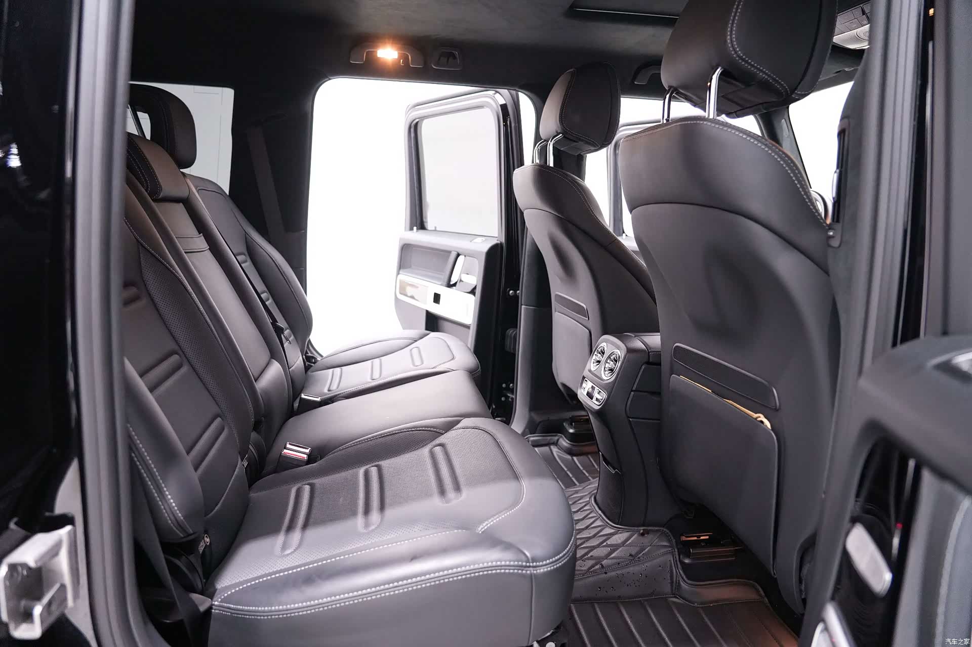 Mercedes-Benz G-Class, 2022 13