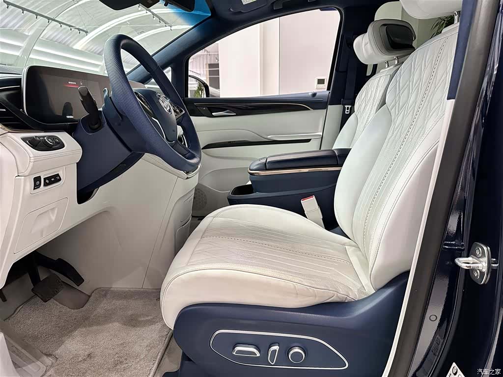 Buick GL8, 2020 6