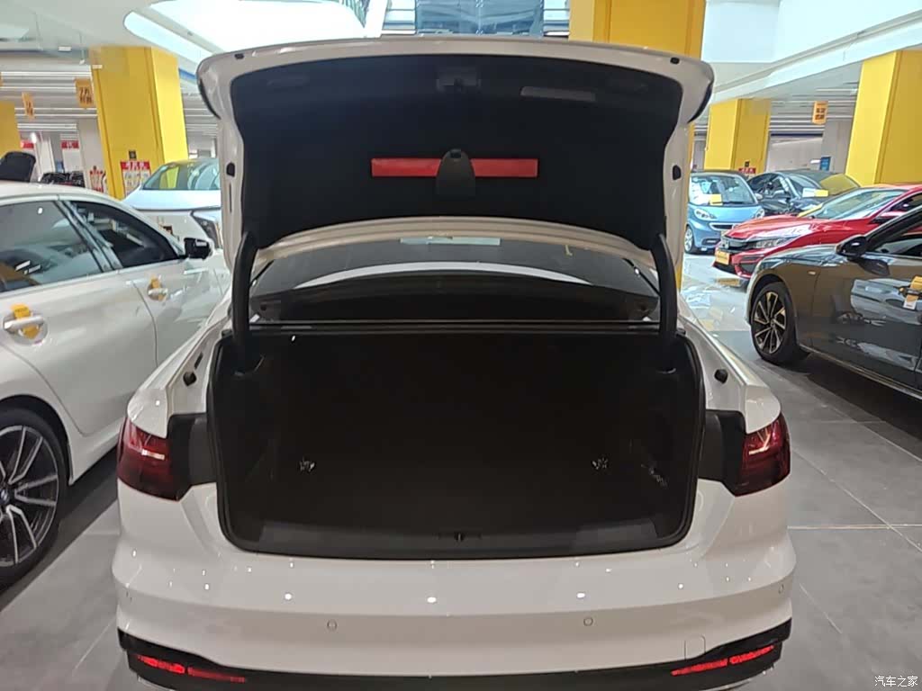 Audi A4L, 2024 19
