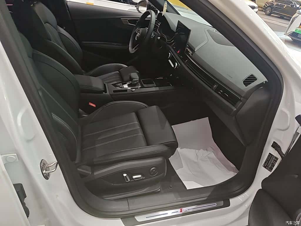 Audi A4L, 2024 25