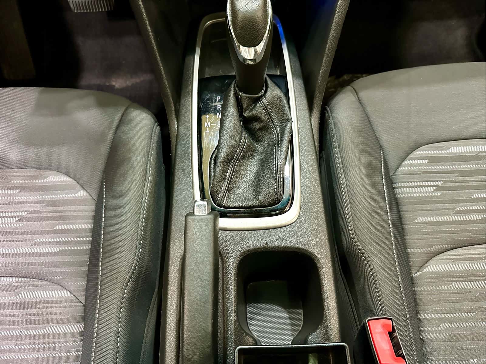 Chevrolet 320, 2018 15